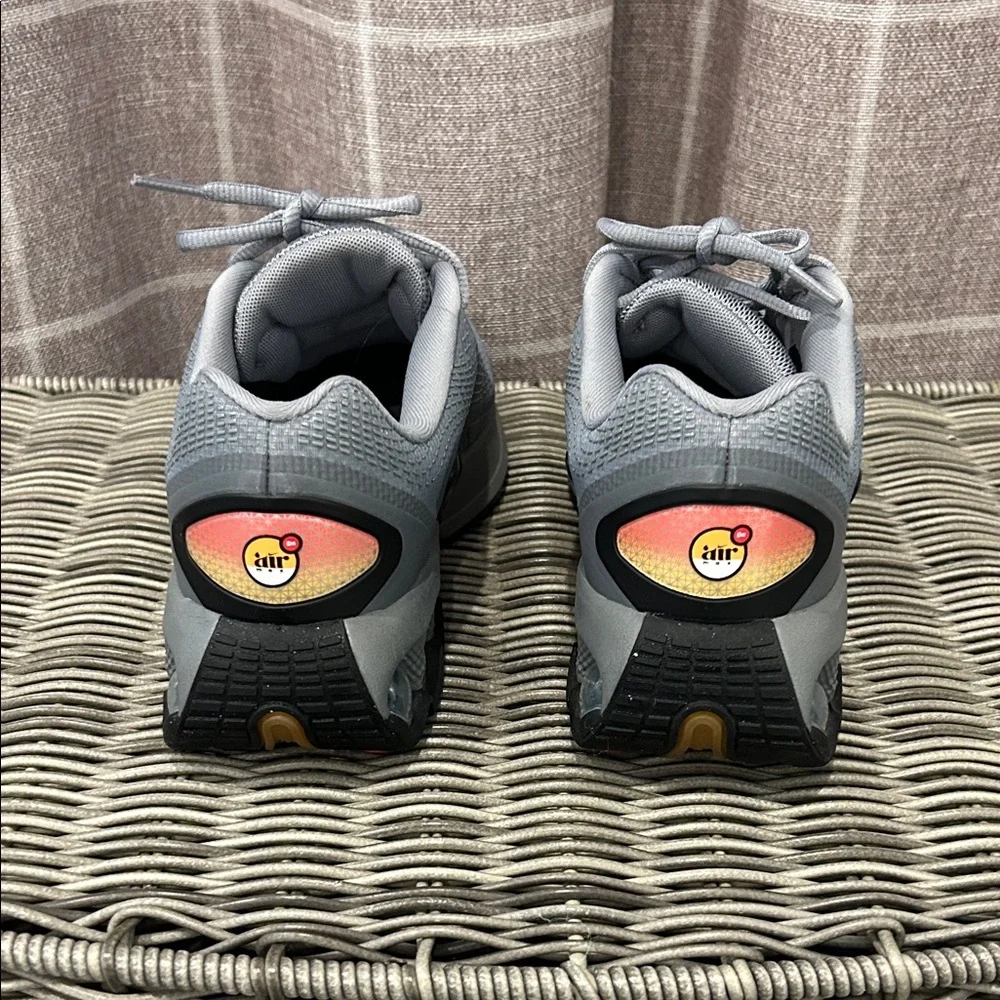 Nike Air Max Dn Particle Grey (GS) - FB8987-002 6Y but fits woman size 7.5 - Picture 4 of 6